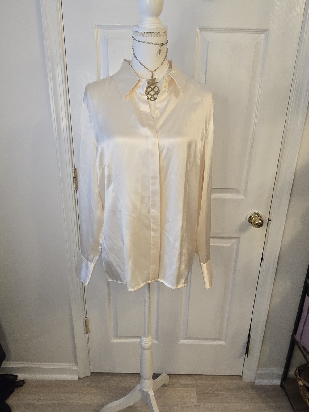 Jaclyn Smith Cream 100% SILK Button-Down Blouse XL NWOT